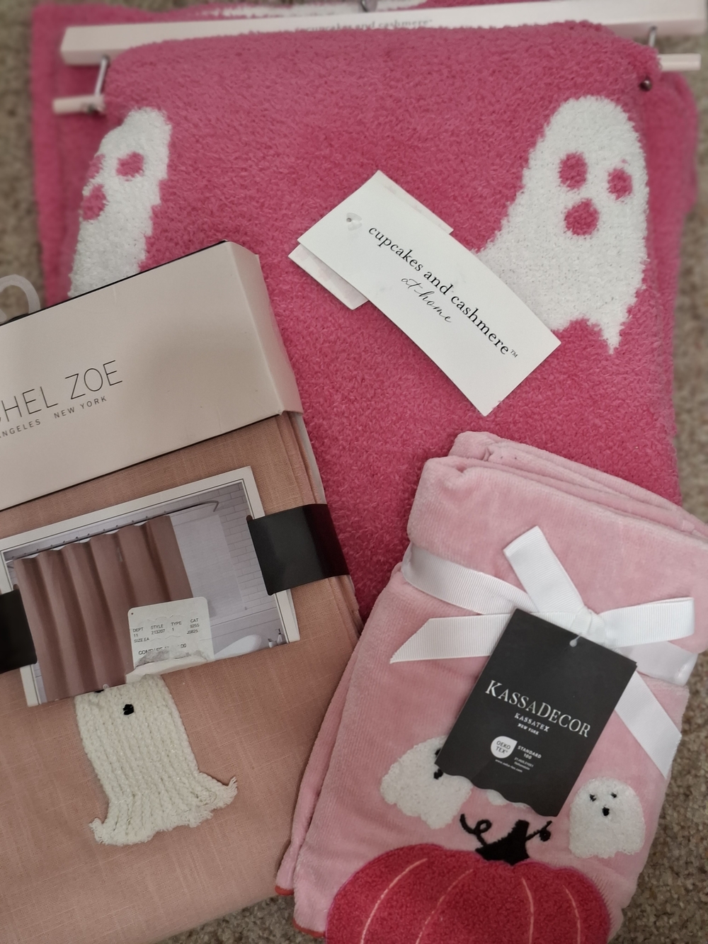 Pink Ghost Plush Throw Blanket, Ghost shower Curtain and 2 Hand Towels